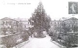 L'entrée du lycée et le bâtiment principal en 1909
